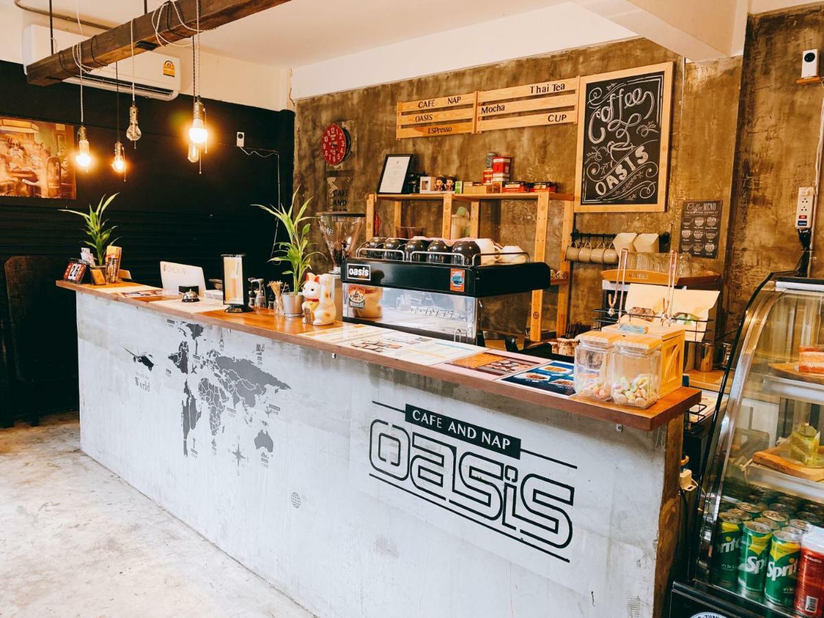 Oasis Cafe And Nap Hostel Bangkok Exterior photo