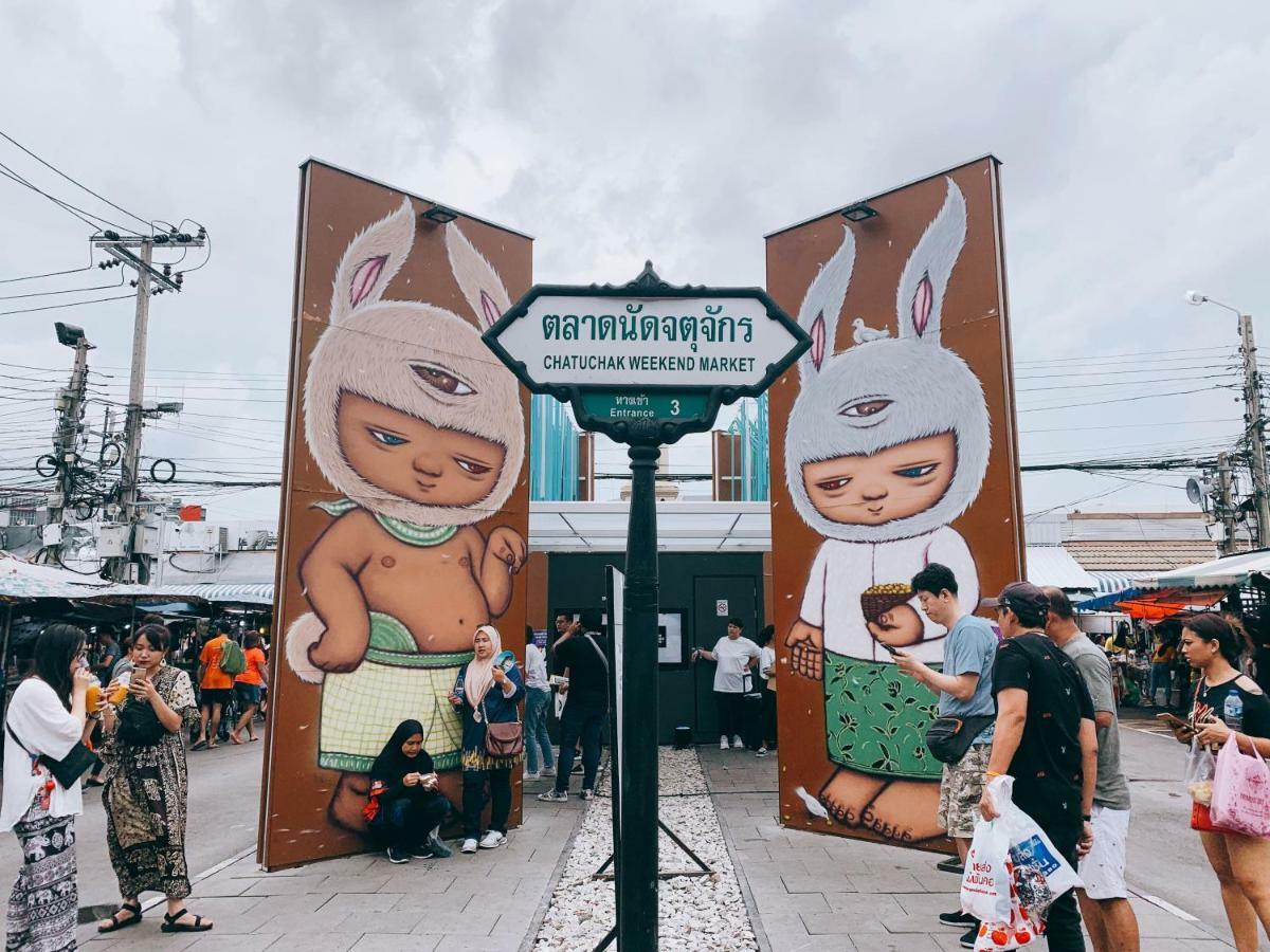 Oasis Cafe And Nap Hostel Bangkok Exterior photo